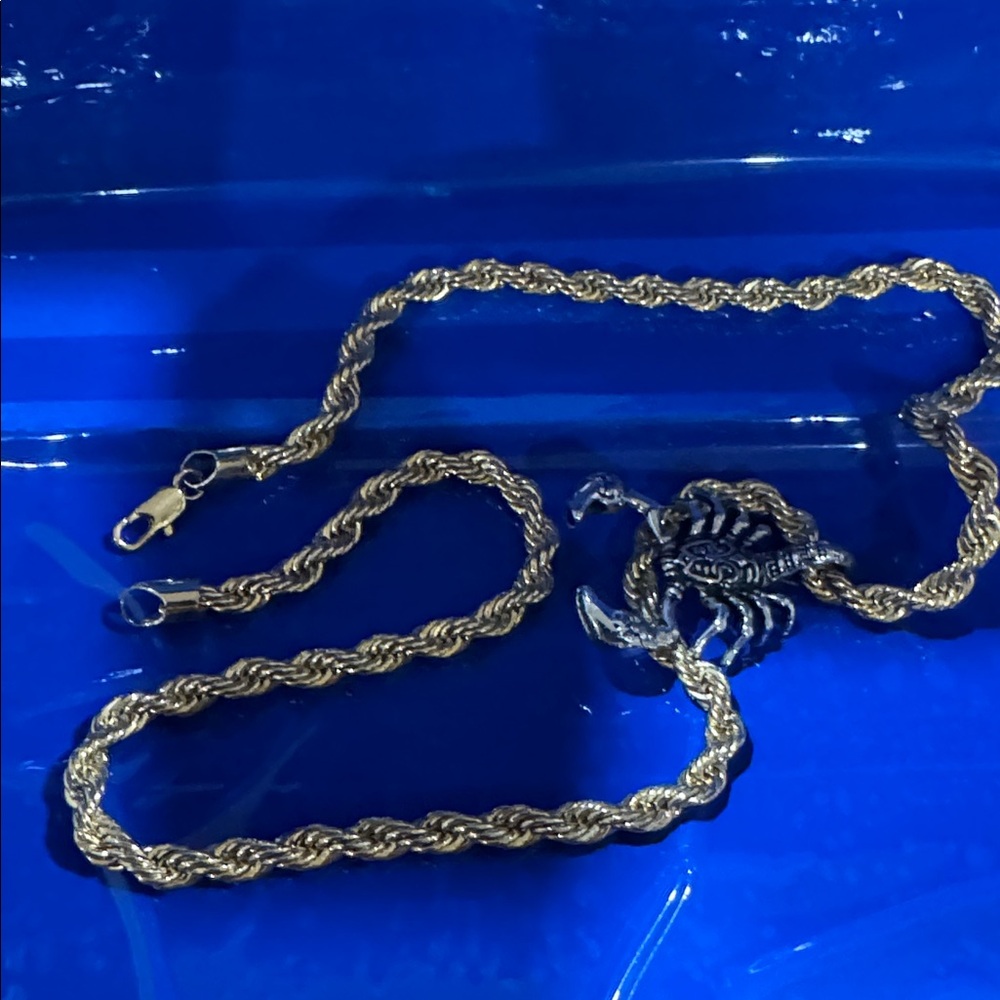 Rope Chain Necklace with Pendant